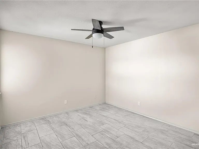 1802 Oasis Ave #202 — Photo 6