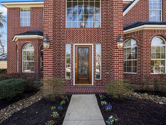 3rd image of 6615 Haughton Dr