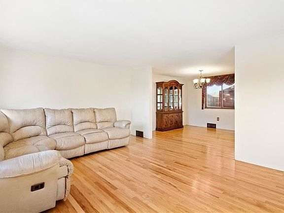 4th image of 104 Calmwood Dr