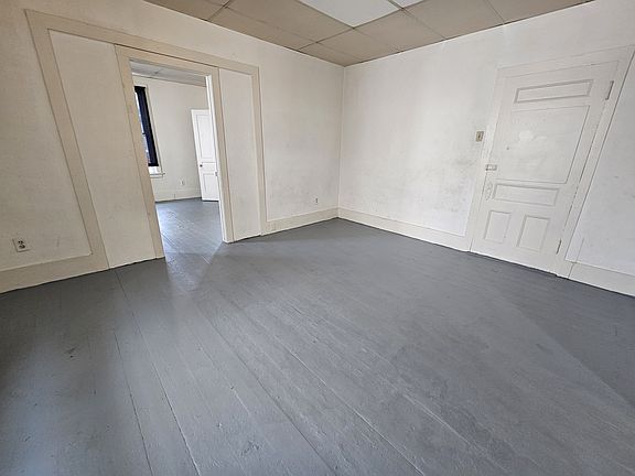 3rd image of 100 Main St #5