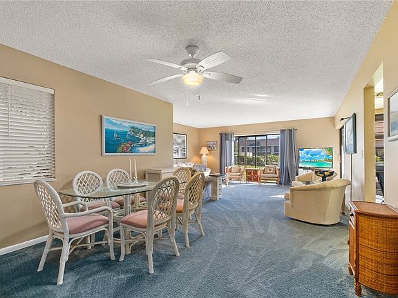 4th image of 3212 S Lakeview Cir APT 104