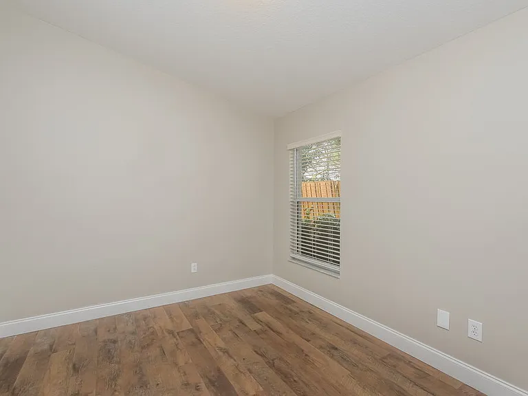10610 Navigation Dr — Photo 16