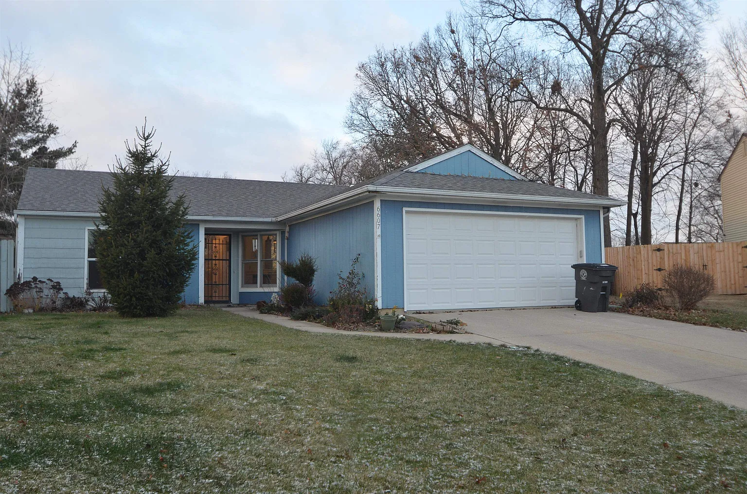 6607 Meadow Wood Pl photo 1