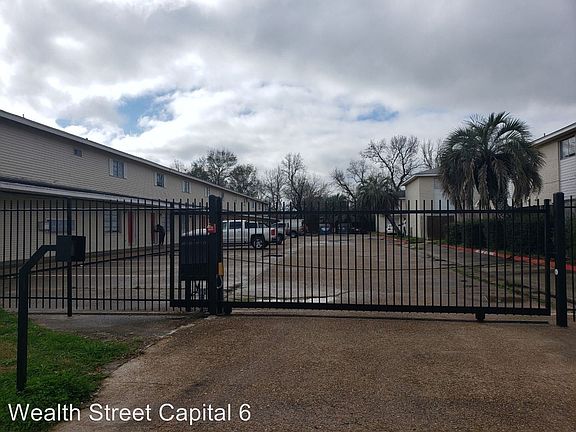 4th image of 200 Bower Dr APT 4