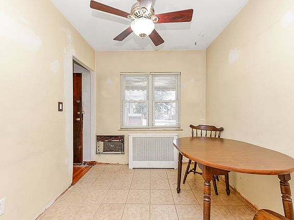 4th image of 59-09 163rd St