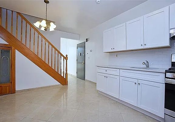 4th image of 1569 70th St