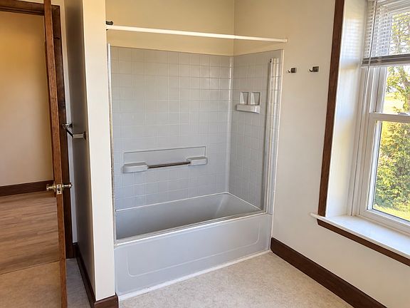 5th image of 155 Bowman Rd #1