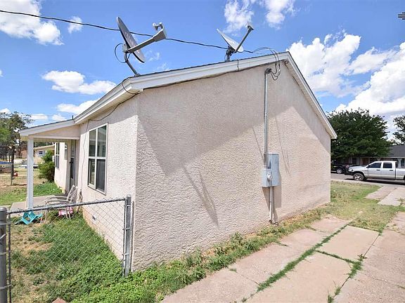 4th image of 1420 S Avenue B
