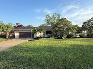 2746 Castlewood Rd, Columbus, OH 43209
