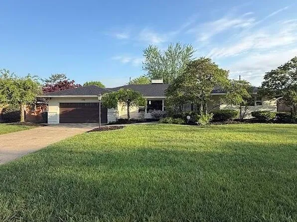 2746 Castlewood Rd, Columbus, OH 43209