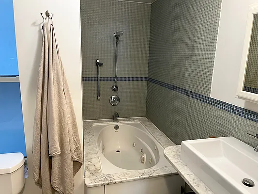 Rented by Compass | media 7