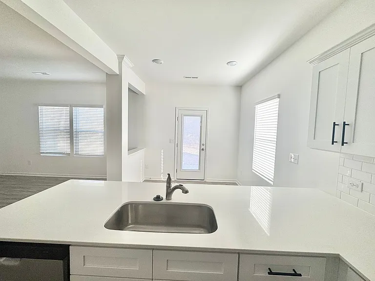 1326 Short St — Photo 7