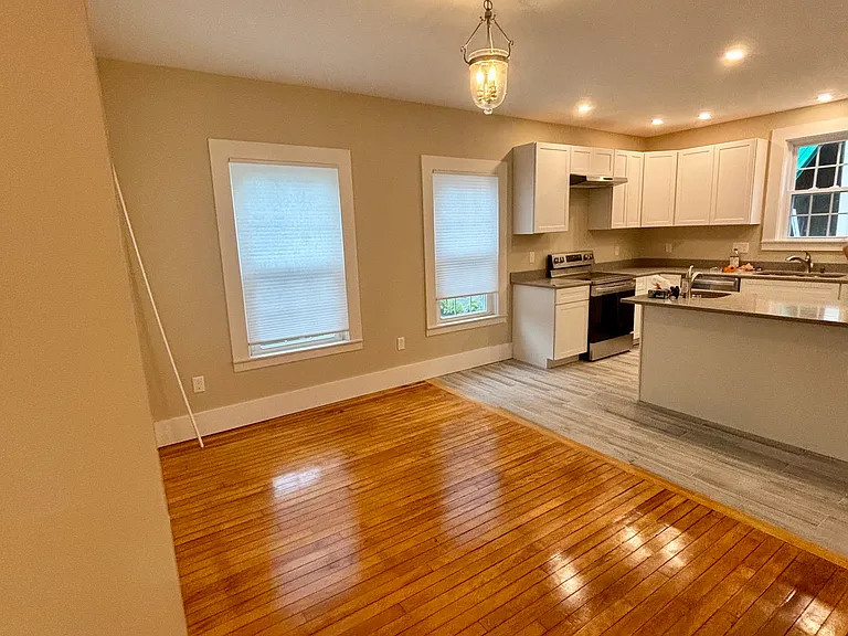 7 Concord St — Photo 2
