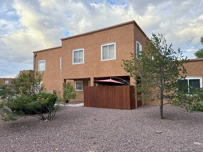 1003 Mineral Way — Photo 2
