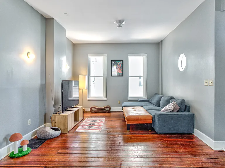 933 English Ave — Photo 7