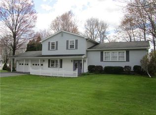 335 Pine Ln, Mercer, PA 16137