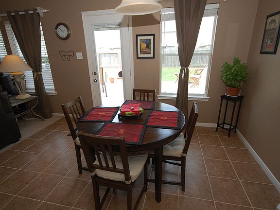 4th image of 7926 Diamond Oak Dr