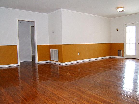 3rd image of 4212 Kansas Ave