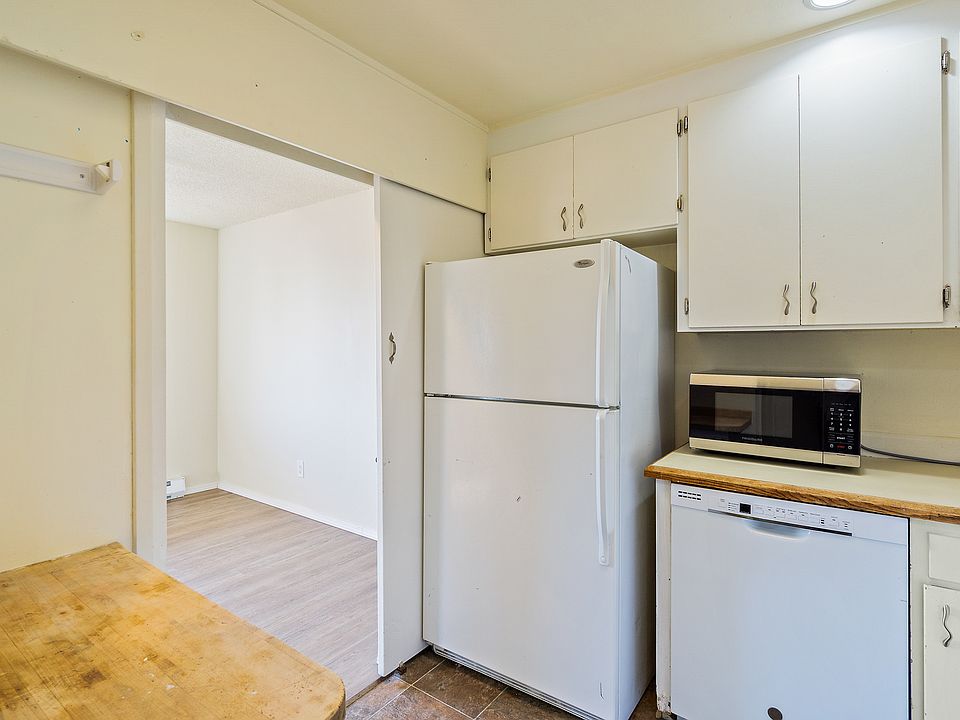 1st image of 3132 Lombard Ave Unit 4