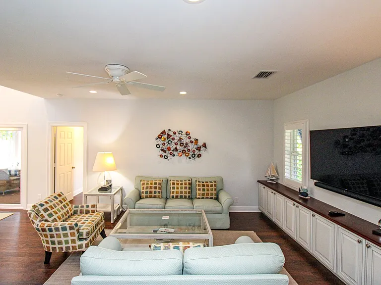 2150 Marina Dr — Photo 25
