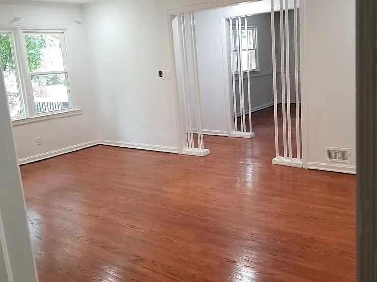 2079 Honeysuckle Ln SW — Photo 6