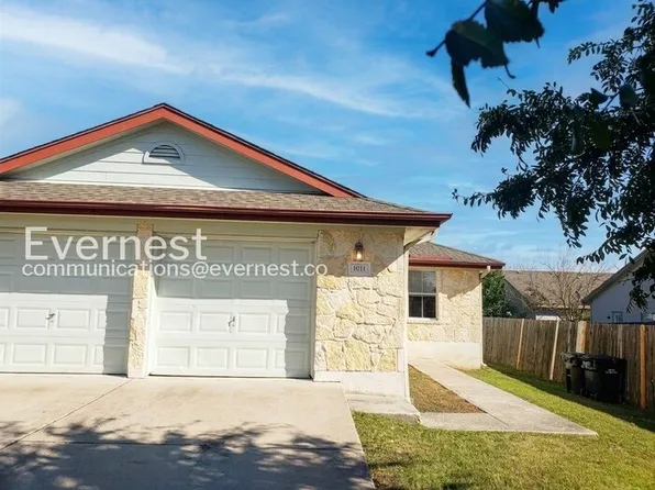 1011 Iola Dr, Hutto, TX 78634