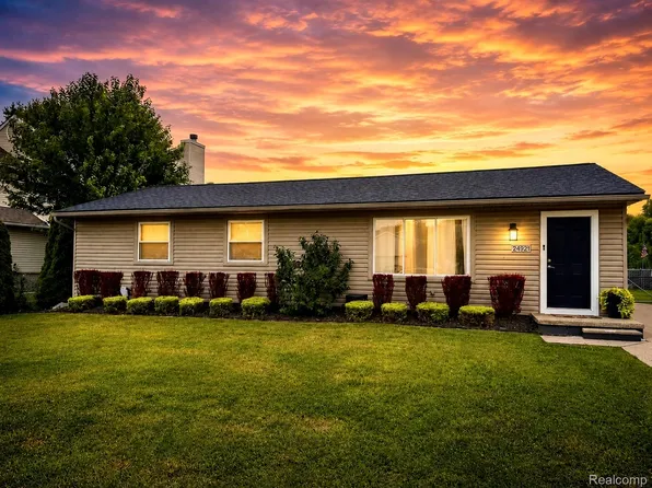 24921 Harrison St, Harrison Township, MI 48045