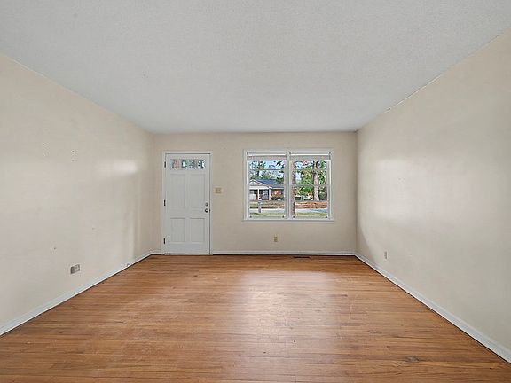 2nd image of 2620 Pine Valley Rd