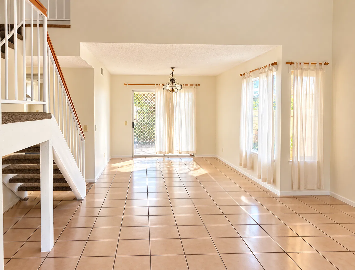 Charming 3-Bedroom Home in Redlands Neighborhood — Photo 3