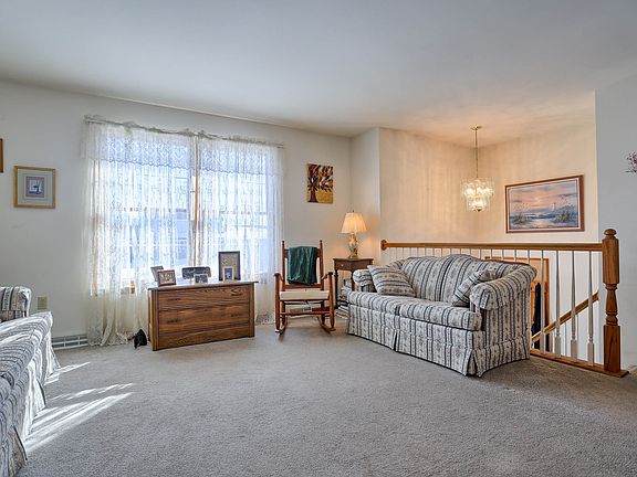 4th image of 272 Pattison Dr