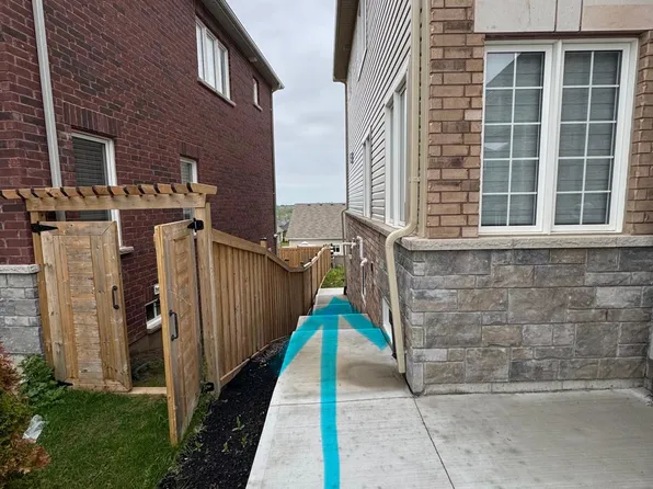 83 Atlantis Dr, Orillia, ON L3V 8L4