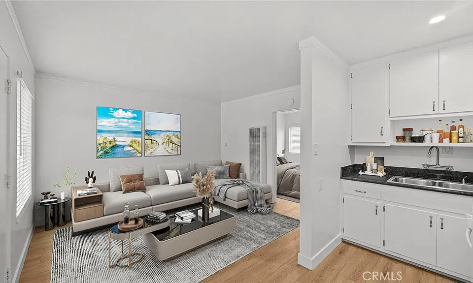 572 Nebraska Ave #1