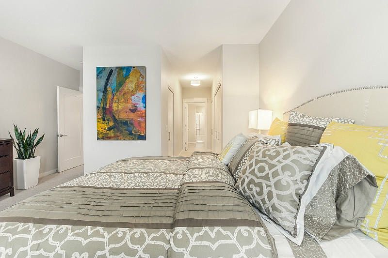1st image of 401 E Beaumont Ave APT 208