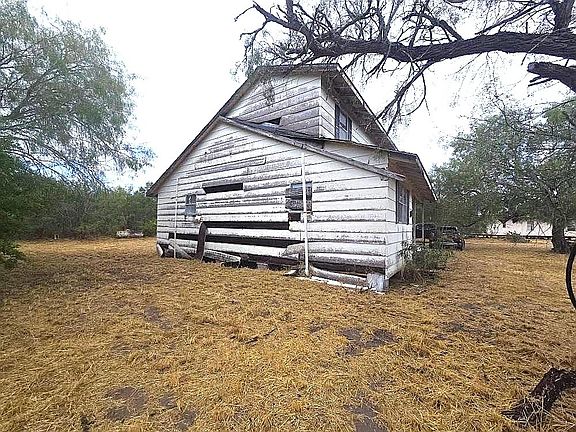 3rd image of 335 E County Road 2300