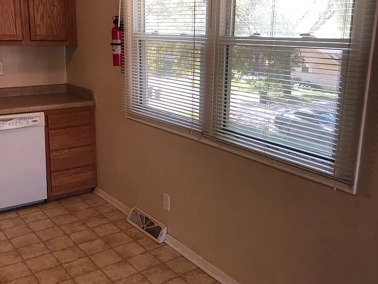 1528-1530 Seminole Ave NW — Photo 15
