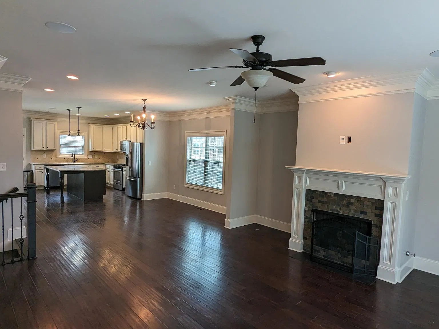 4 bed, 3.5 bath, 2500 sqft, $3,100 — Photo 3
