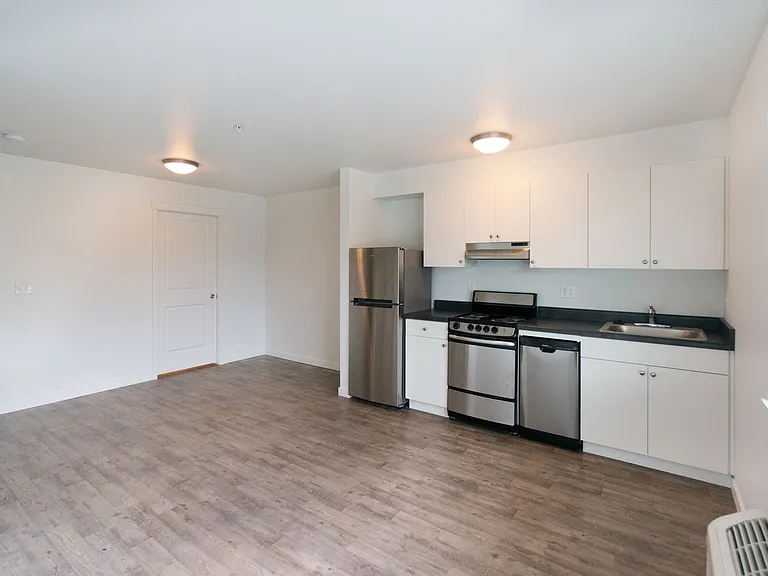 5624 SE 22nd Ave — Photo 1