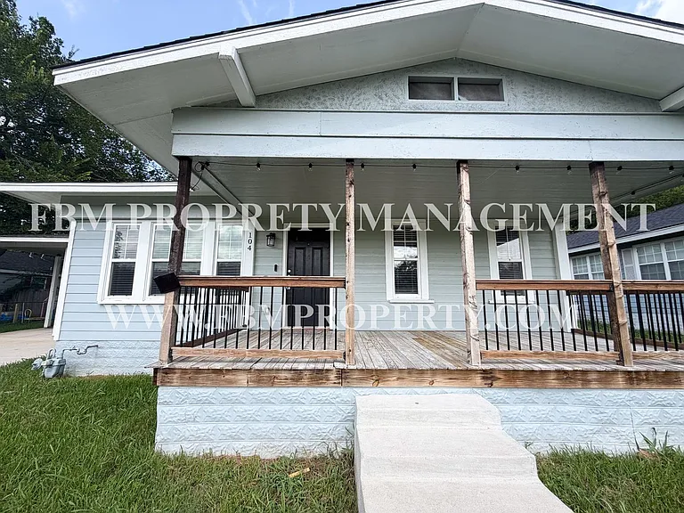 104 Sunset Cir — Photo 2