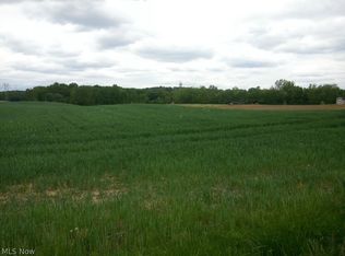 Wright Rd NW, Uniontown, OH 44685