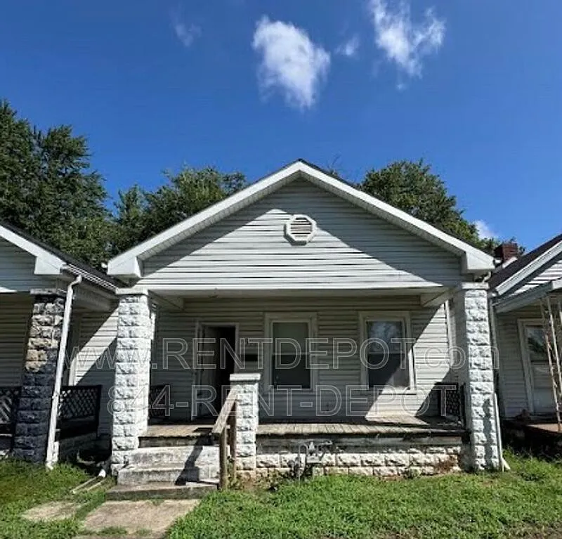 2 bed, 1.0 bath, 660 sqft, $895 — Photo 1