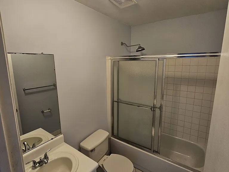Full Bath - Second Floor Hallway