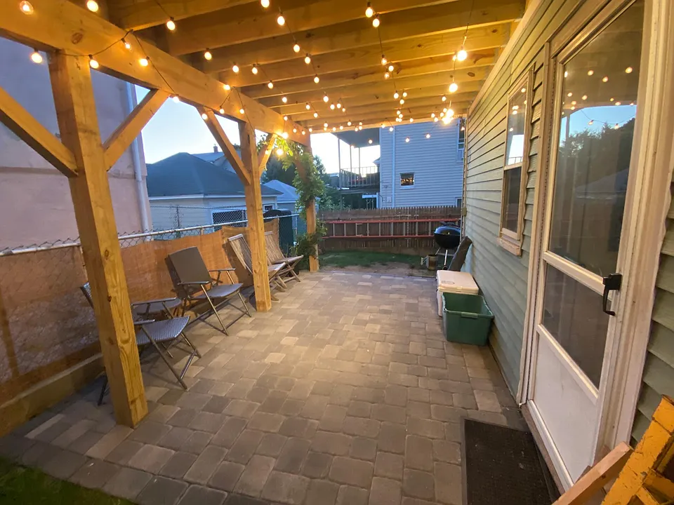 37 Roslyn St #1