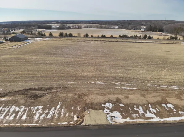 15 Candy Ln, River Falls, WI 54022