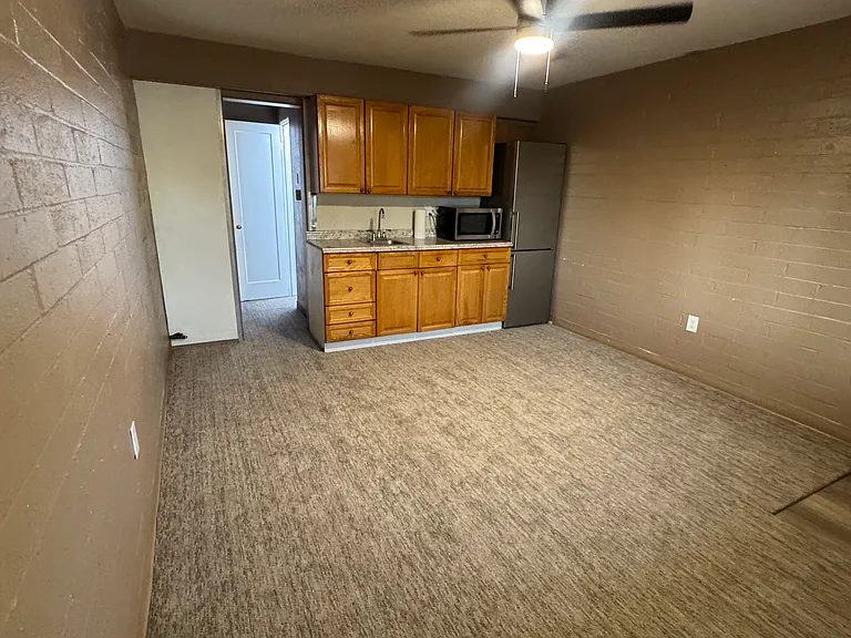 221 S Main Ave — Photo 14