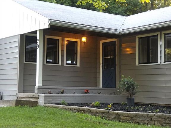 2nd image of 29 Ironwood Dr