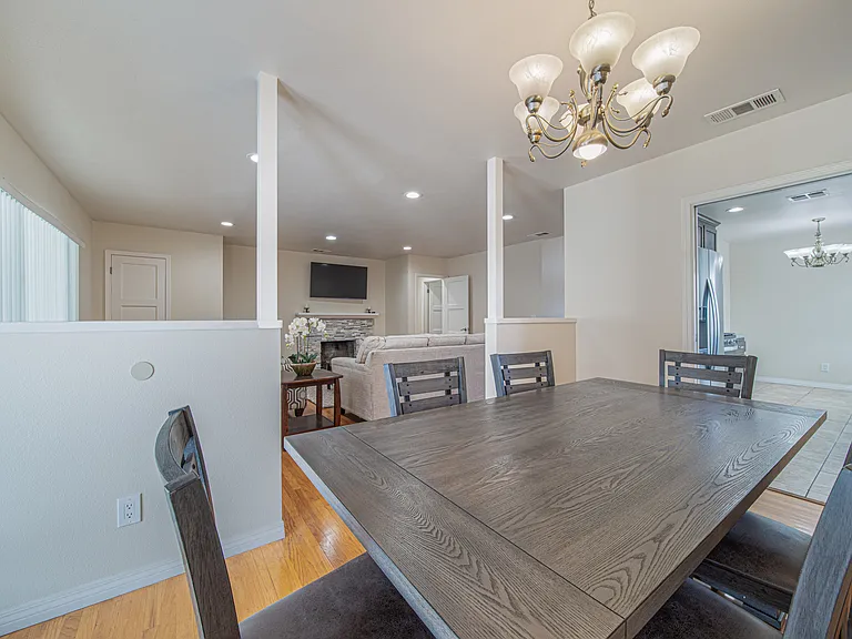 549 N La Sena Ave — Photo 6