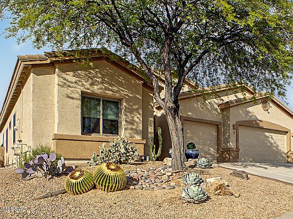 4th image of 725 E Blue Mesa Pl