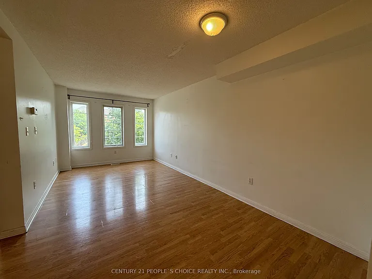 80 Acorn Pl #182 — Photo 3
