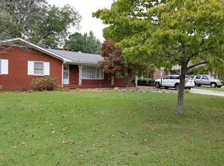 2902 Graham Dr, Kinston, NC 28504