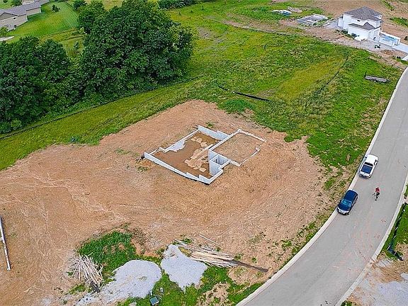 2nd image of 13428 Oakridge Dr